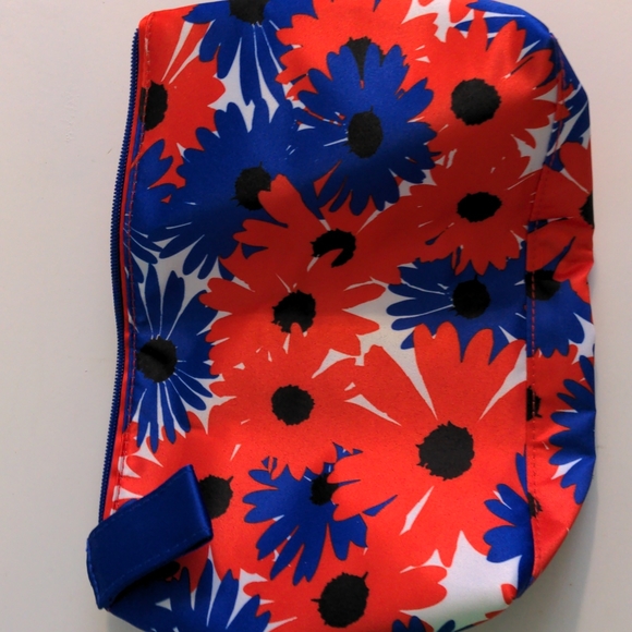 Two Estee Lauder Makeup/Cosmetic  Bags NWOT - Picture 2 of 5